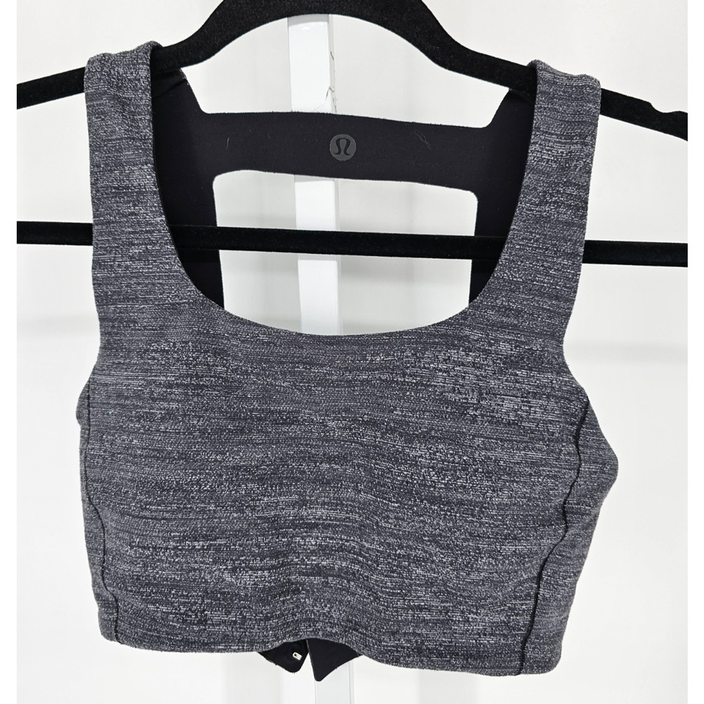 Lululemon Womens Sz 6 lab Varsa sports bra in a charcoal grey and black
